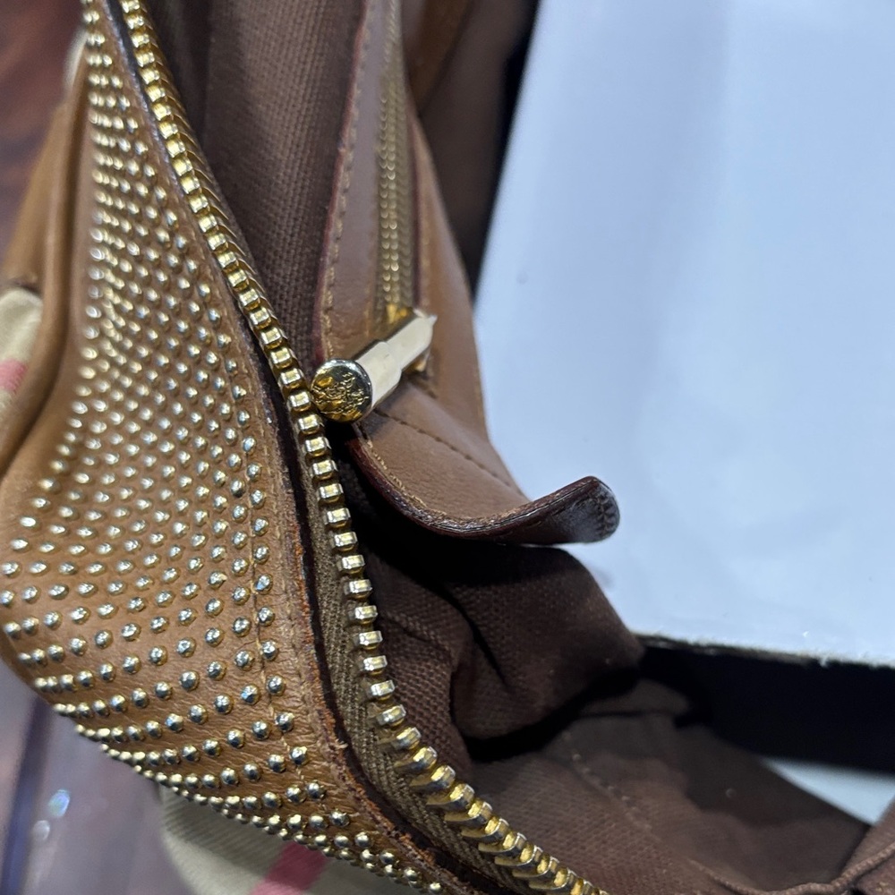 Burberry Plaid Shoulder Bag with Brown Leather - Picture 5 of 10